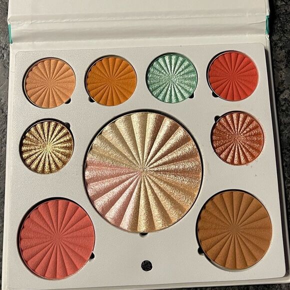 OFRA Mini Mix Palette Good to Go with eye shadows, highlighter, blush & bronzer - Picture 4 of 10